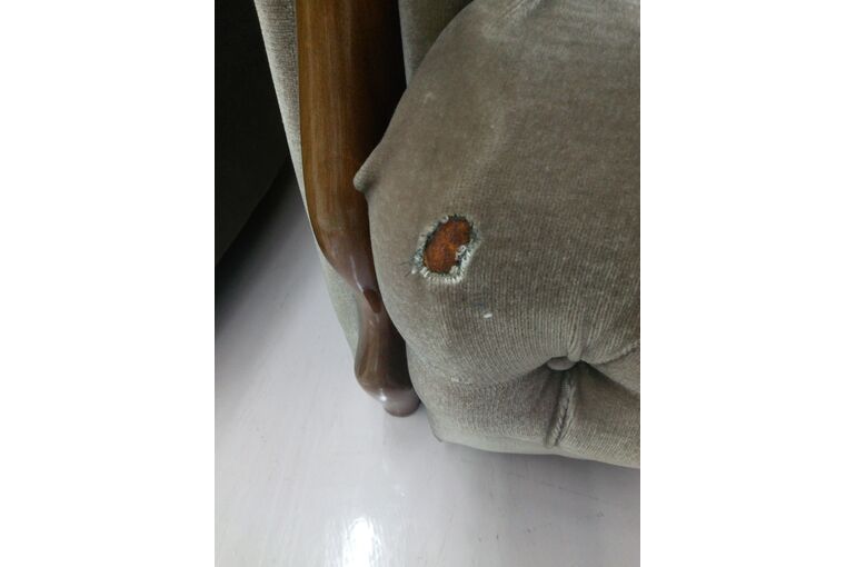家具　破れ
